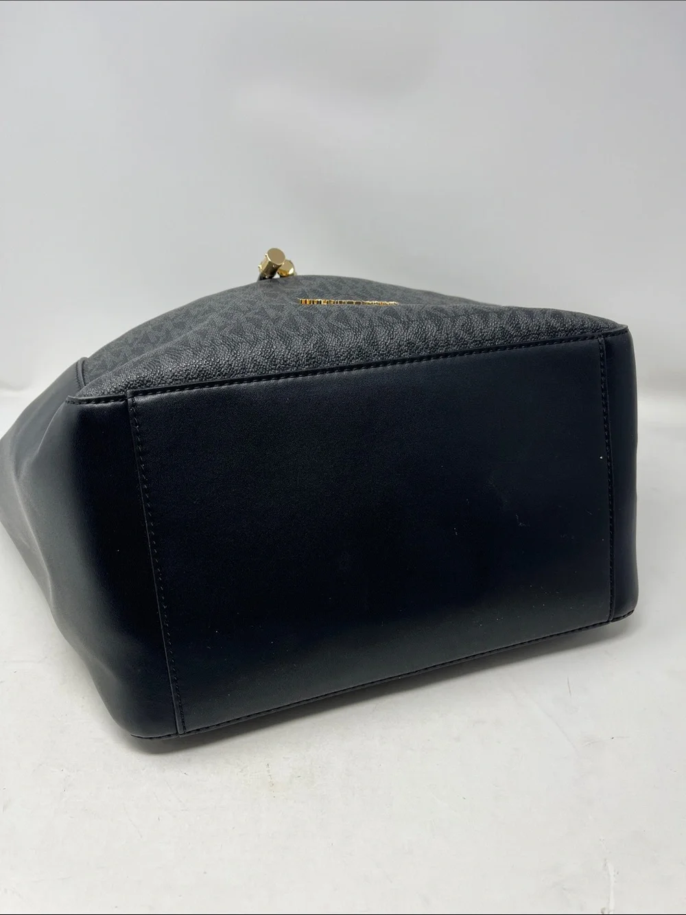 MICHAEL KORS PHOEBE LARGE TWO TONE BUCKET BAG GRAY AND BLACK GOLD NWOT